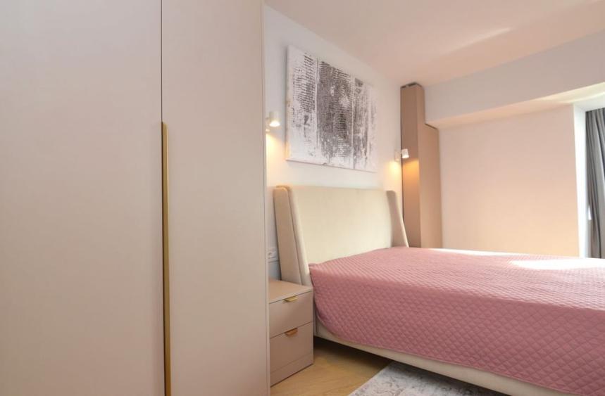 Apartament cu 3 camere decomandat, mobilat în Unirii