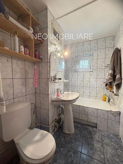 Apartament cu 2 camere semidecomandat, mobilat în Aradului