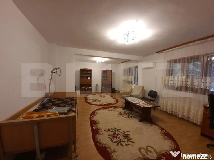 Casă cu 5 camere cu Teren 2022 Mp în Valea