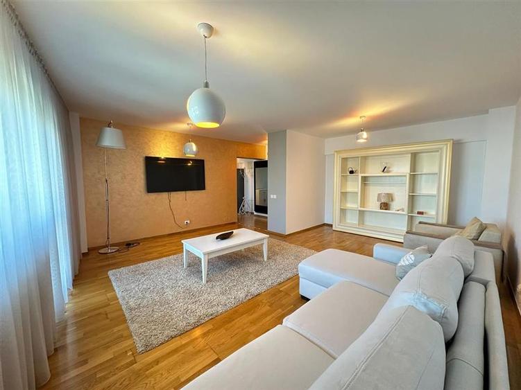 Apartament cu 2 camere decomandat, mobilat în Județean