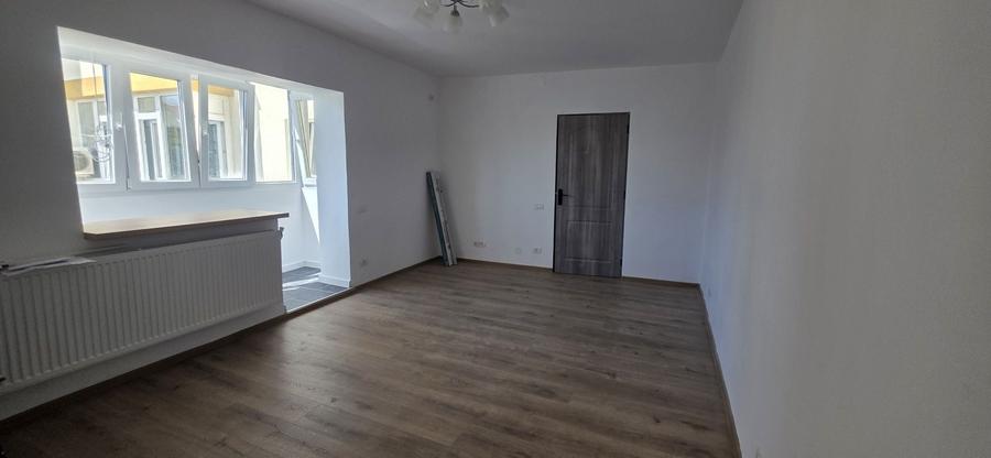 Apartament cu 2 camere decomandat în Runcu