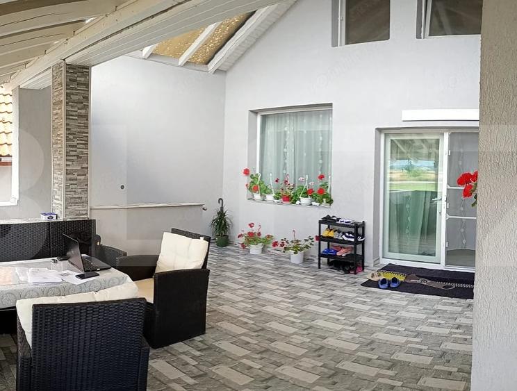 Casă cu 6 camere cu Teren 502 Mp în Chichiș