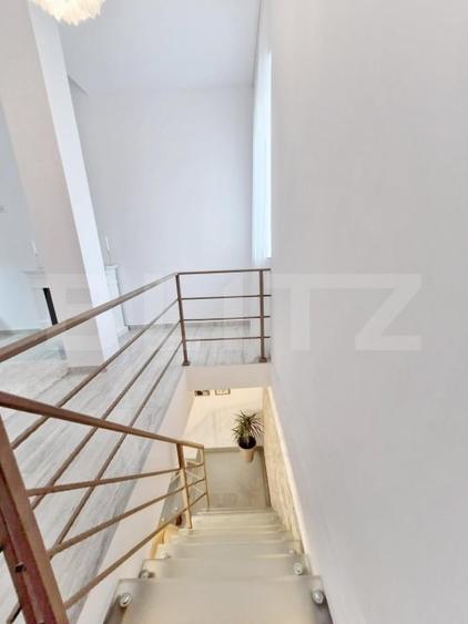 Apartament cu 4 camere semidecomandat, mobilat în Ultracentral