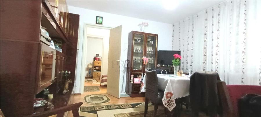 Apartament cu 2 camere semidecomandat, mobilat în Dâmbovița