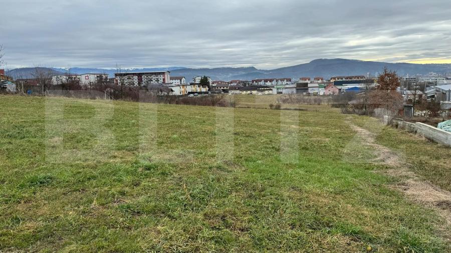Teren Construcții intravilan de 4600 mp, în Nord-Vest
