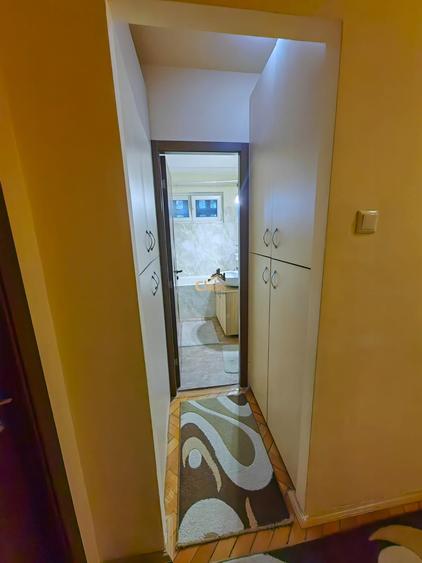 Apartament cu 3 camere semidecomandat, mobilat în Gheorgheni