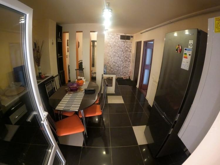 Apartament cu 3 camere decomandat în Central