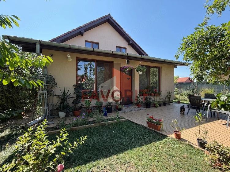 Casă cu 4 camere cu Teren 400 Mp în Sânmihaiu Român