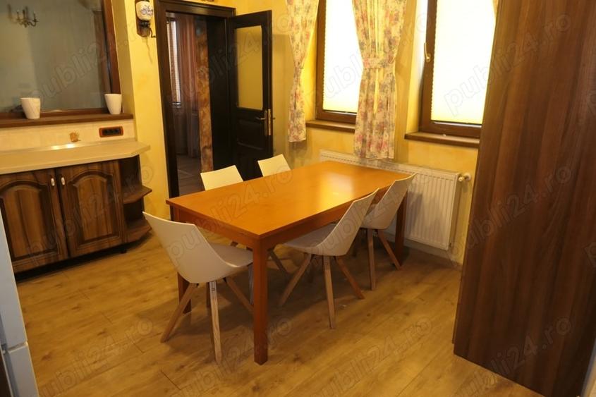 Apartament cu 4 camere decomandat în Central