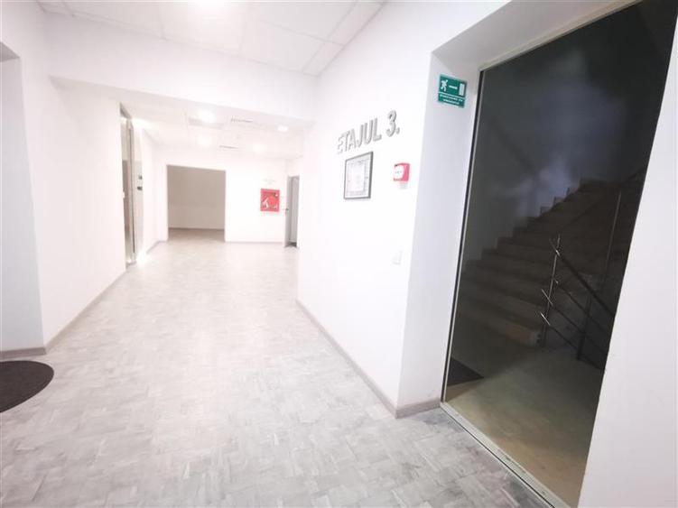 Birou, de 55 mp, în Arcul de Triumf