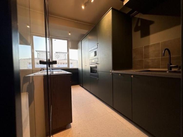 Apartament cu 3 camere semidecomandat, mobilat în Calea Victoriei