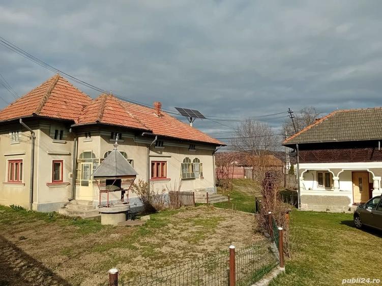 Casă cu 6 camere în Căprioru