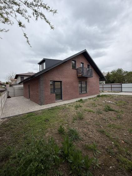 Casă cu 3 camere în Costi