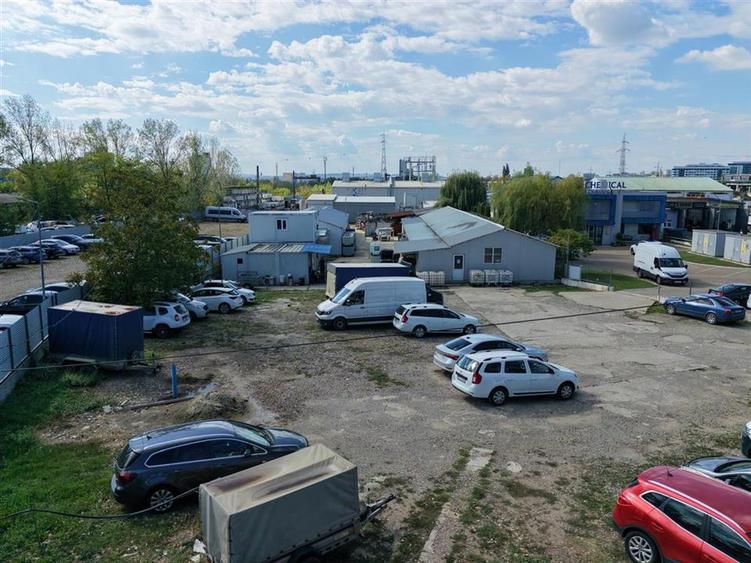 Teren Construcții intravilan de 2332 mp, în Zona industrială