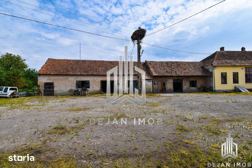 Spațiu comercial, de 2,720 mp, în Aita Mare