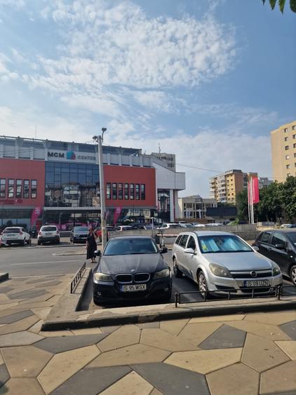 Apartament cu 2 camere decomandat în Hala Centrală