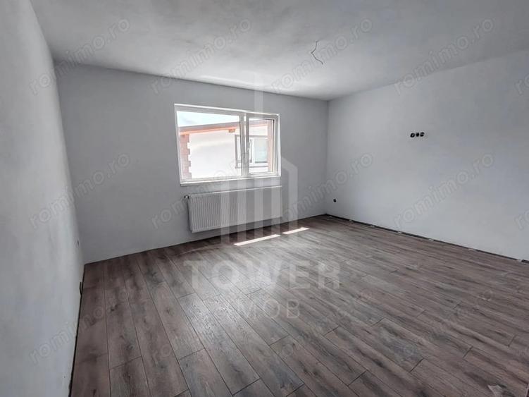 Apartament cu 3 camere decomandat în Turnișor