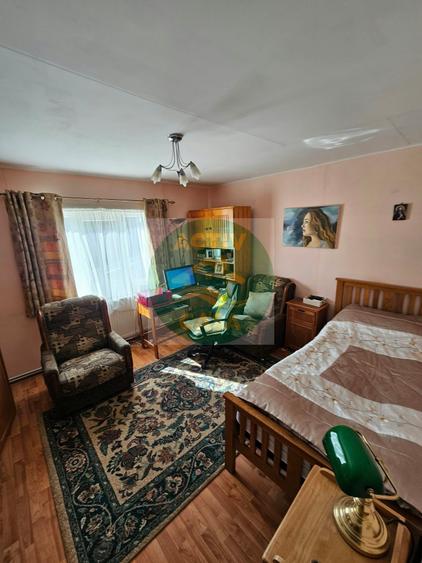 Casă cu 7 camere cu Teren 210 Mp în Central