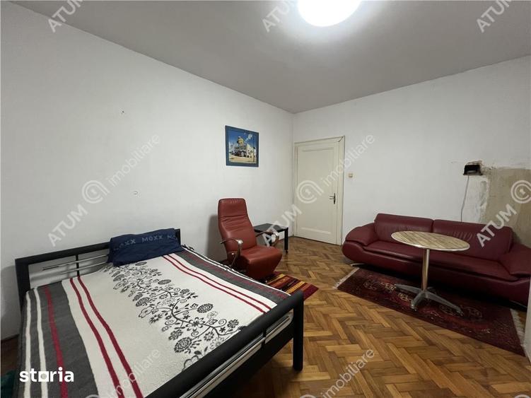 Casă cu 4 camere decomandat cu Teren 900 Mp în Calea Poplăcii