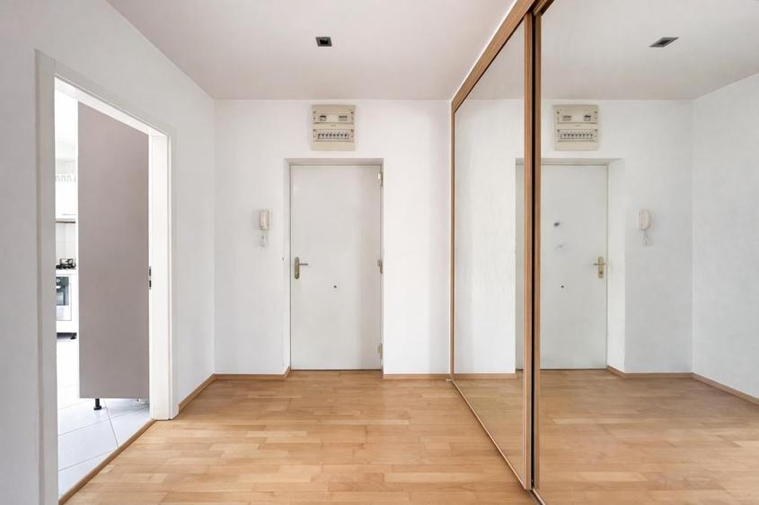Apartament cu 3 camere decomandat în Pipera