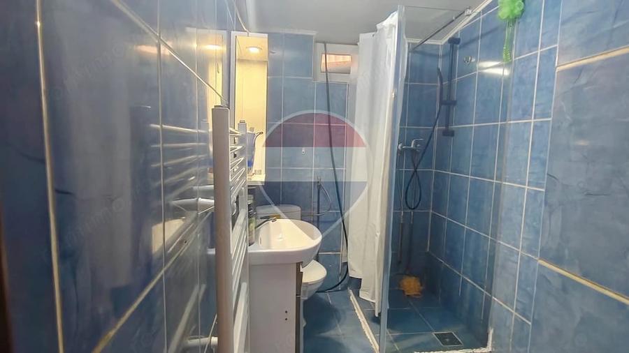 Casă cu 3 camere în Schei