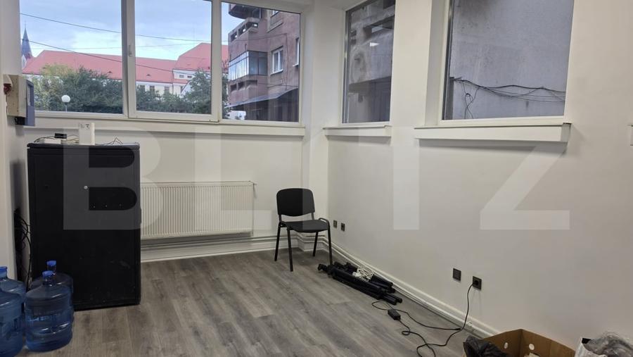 Birou, de 19 mp, în Ultracentral