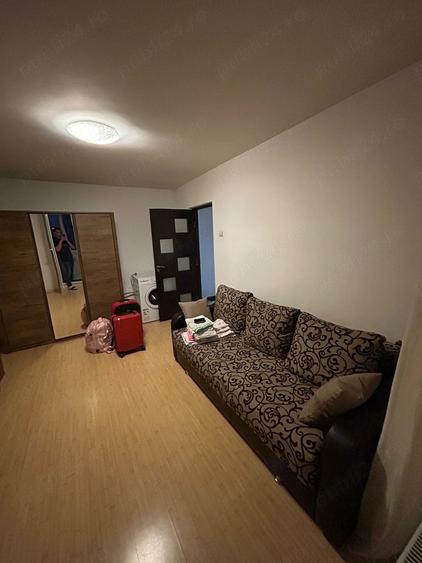 Apartament cu 2 camere decomandat în Valea Oltului