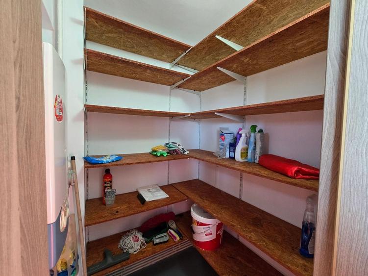 Apartament cu 3 camere decomandat, mobilat în Lipovei