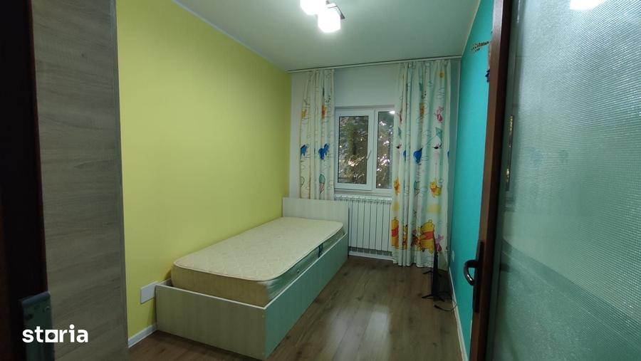 Apartament cu 3 camere decomandat în Micro 16