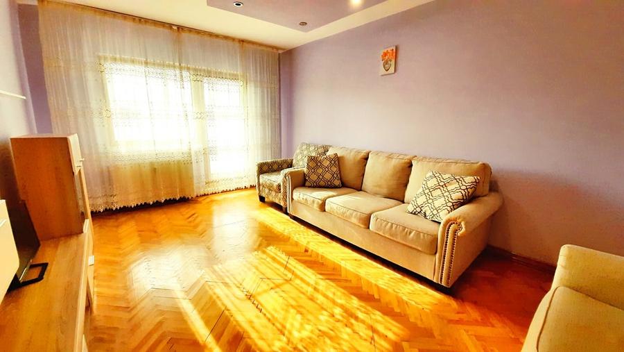 Apartament cu 3 camere decomandat, mobilat în Mircea cel Bătrân