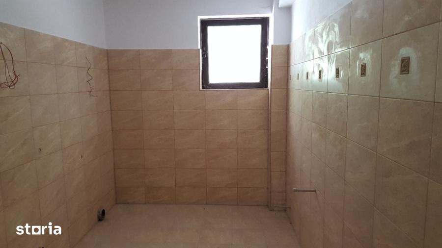 Spațiu comercial, de 1,500 mp, în Voineasa