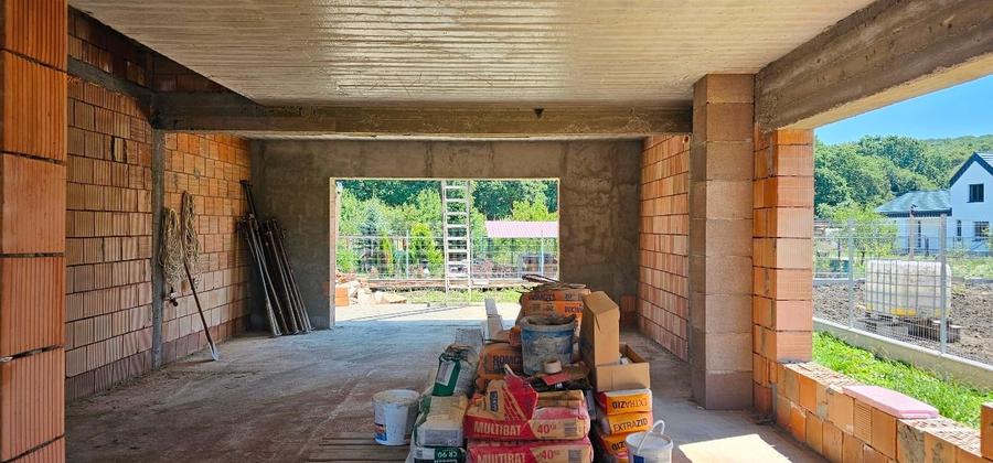 Casă individuală cu 3 camere cu Canalizare în Corunca
