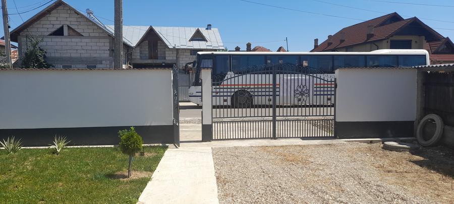 Casă individuală cu 2 camere cu Canalizare în Perșinari