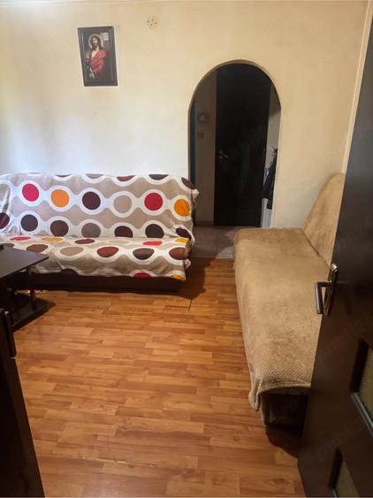 Apartament cu 2 camere semidecomandat în Berceni