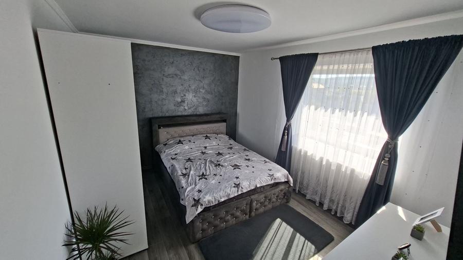Apartament cu 4 camere decomandat în Mărăcineni