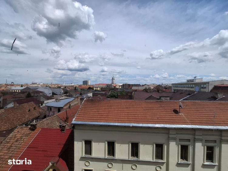 Apartament cu 7 camere decomandat în Ultracentral