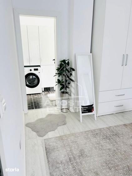 Apartament cu 3 camere semidecomandat, mobilat în Aradului
