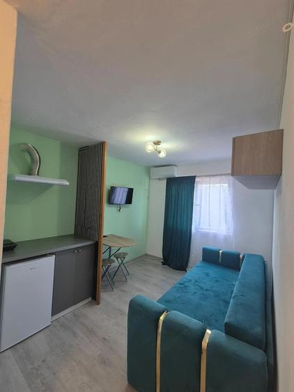 Garsonieră decomandată în Central