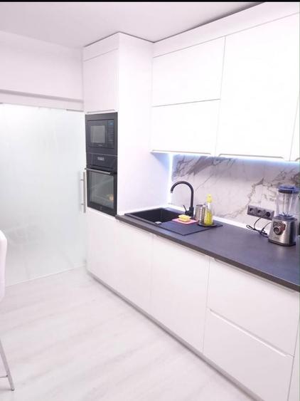 Apartament cu 3 camere decomandat în Găvana