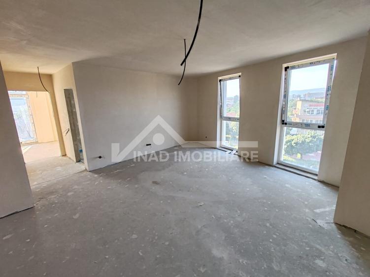 Apartament cu 2 camere semidecomandat în Mărăști