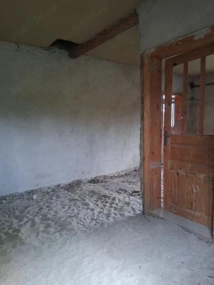 Casă cu 4 camere cu Teren 19 Mp în Horodnic