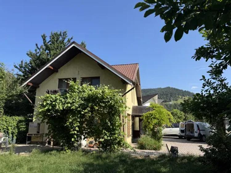 Casă individuală cu 3 camere cu Garaj în Pângărați