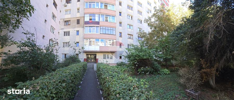 Apartament cu 3 camere decomandat, mobilat în Republicii