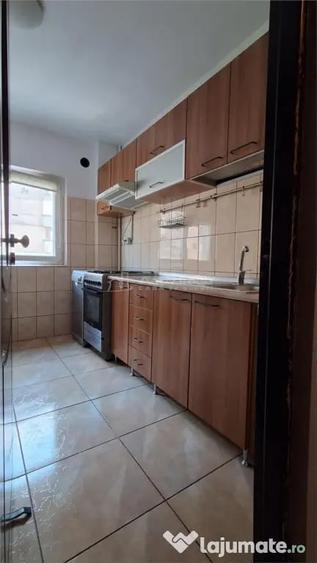 Apartament cu 2 camere semidecomandat în Brâncoveanu