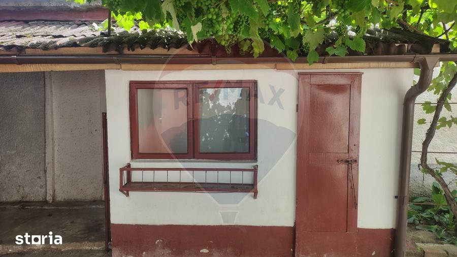 Casă cu 3 camere cu Teren 305 Mp în IAR