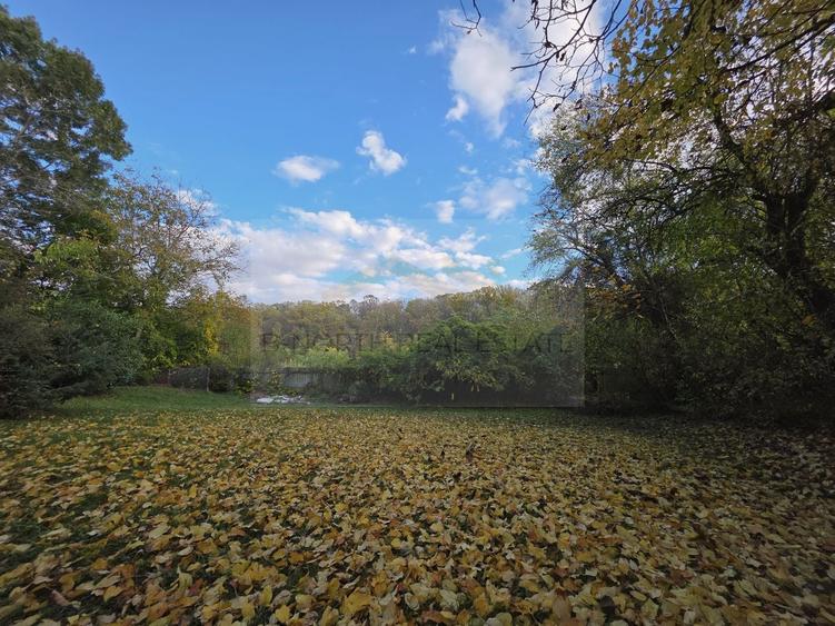 Casă individuală cu 6 camere cu Canalizare în Snagov