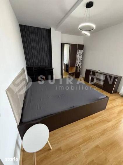 Apartament cu 3 camere semidecomandat în Central