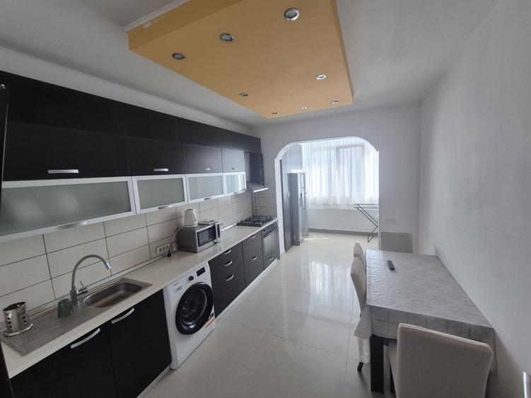 Apartament cu 2 camere decomandat în Olteni