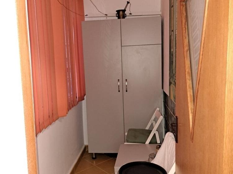 Apartament cu 3 camere semidecomandat în Iancului