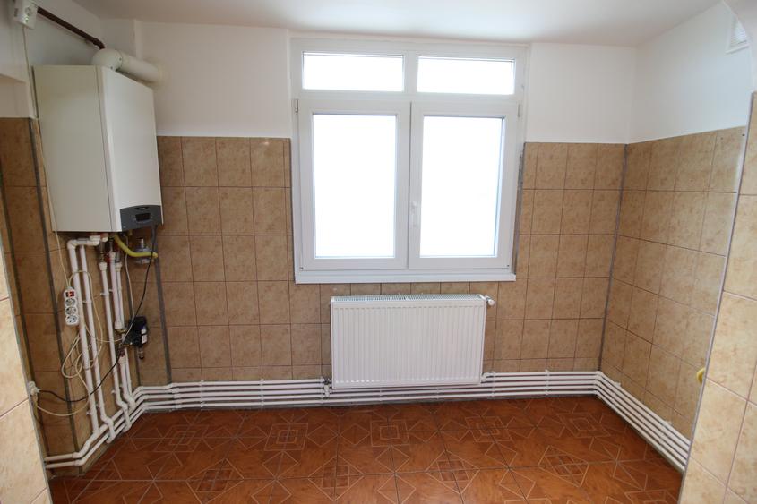 Apartament cu 3 camere decomandat în Micro 39